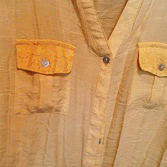 Button down blouse - Picture 3 of 3